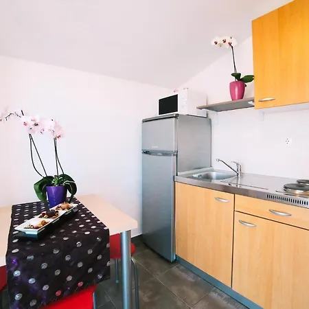 Brigita Πανσιόν 3*