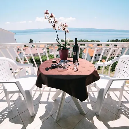 Brigita Πανσιόν Omiš