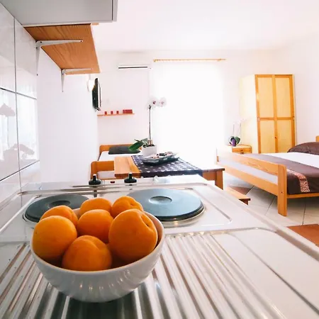 Brigita Πανσιόν 3*